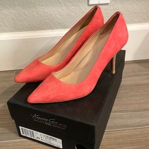 BNIB Kenneth Cole High Heel Pumps Coral Suede size 7